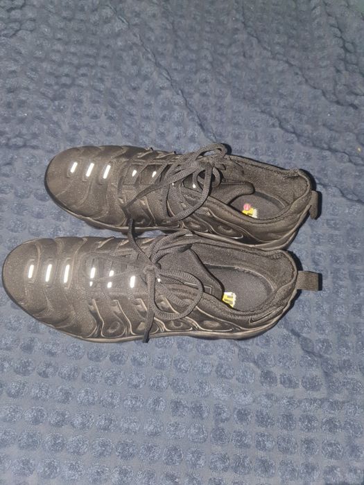 Vapormax plus размер 42 няма забележки носени 3 пъти