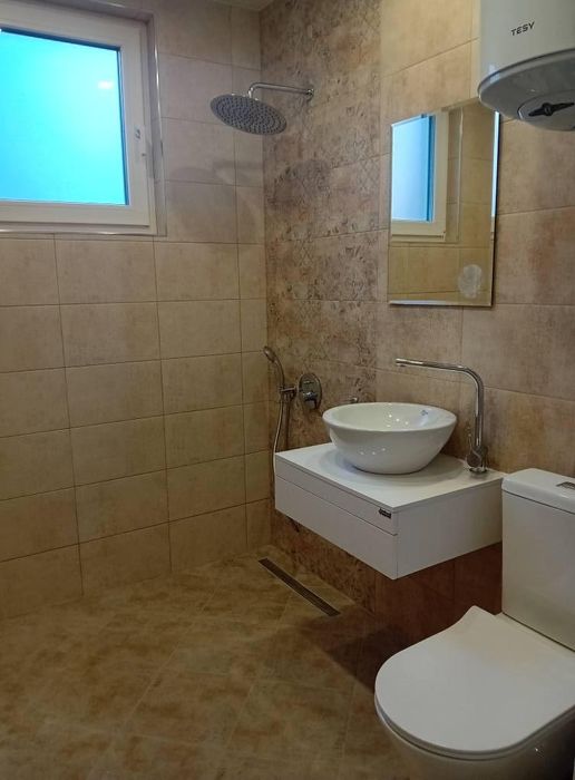 Дава се под наем Тристаен апартамент в Варна, Бриз - 88 кв.м за 639 € - Снимка #9