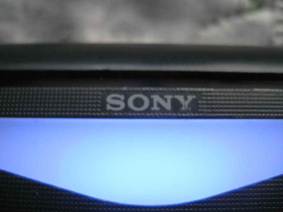 Продавам оригинален контролер за PS4