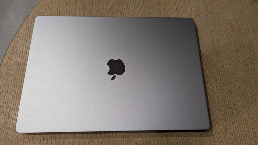 Macbook Pro 16'', M1, 16RAM, 512 SSD