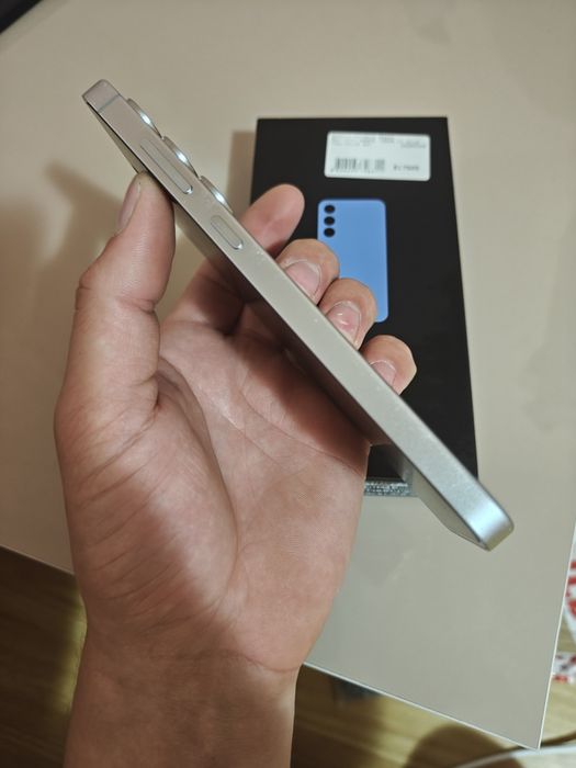 Samsung Galaxy S24 FE 128GB in cutie