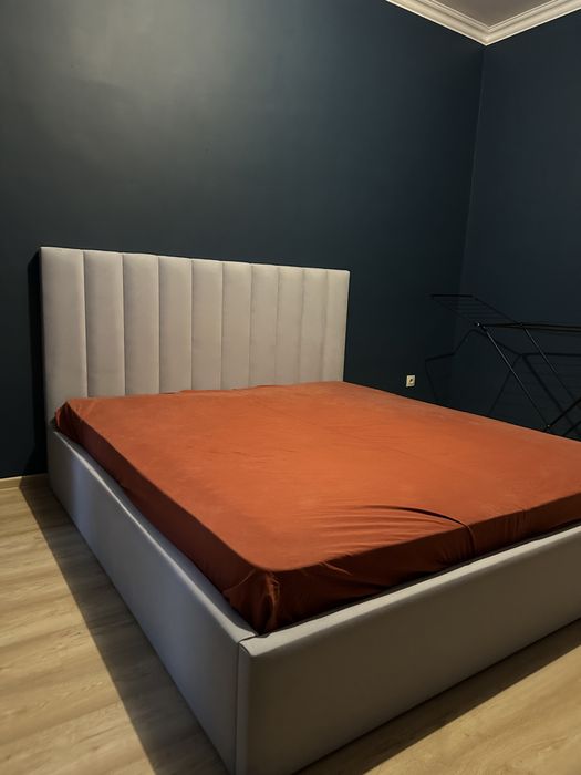 Продам кровать 180/200