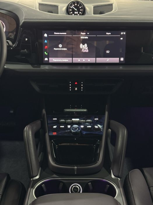 Porsche Cayenne Coupe Hybrid 2025