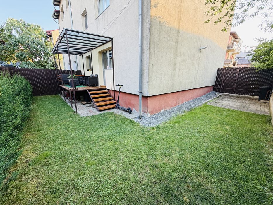 Apartament 3 camere cu parcare str.Tineretului
