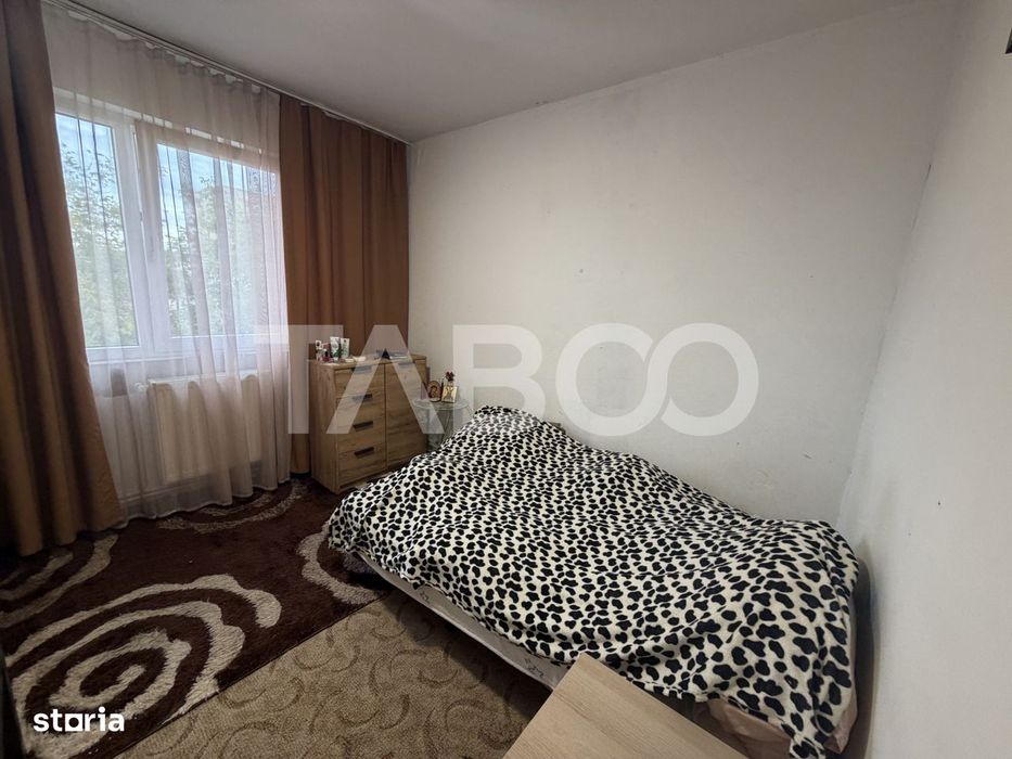 Apartament de inchiriat  2 camere semidecomandat etaj 4 mobilat utilat