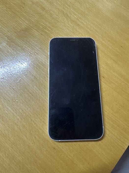 iphone 12 pro placa de baza e arsa in rest telefonul e ok