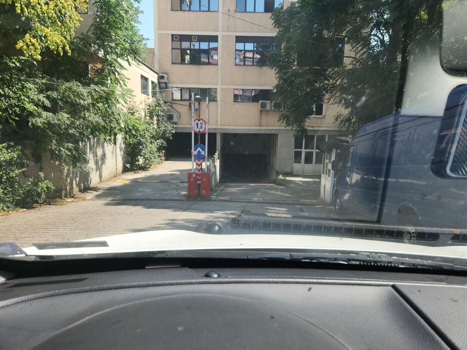 Дава се под наем Гараж / Паркомясто в Пловдив, Младежки Хълм - 13 кв.м за 100 € - Снимка #2