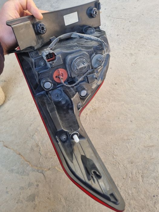 Kia Seltos oʻng tomon orqa fara kia seltos fara