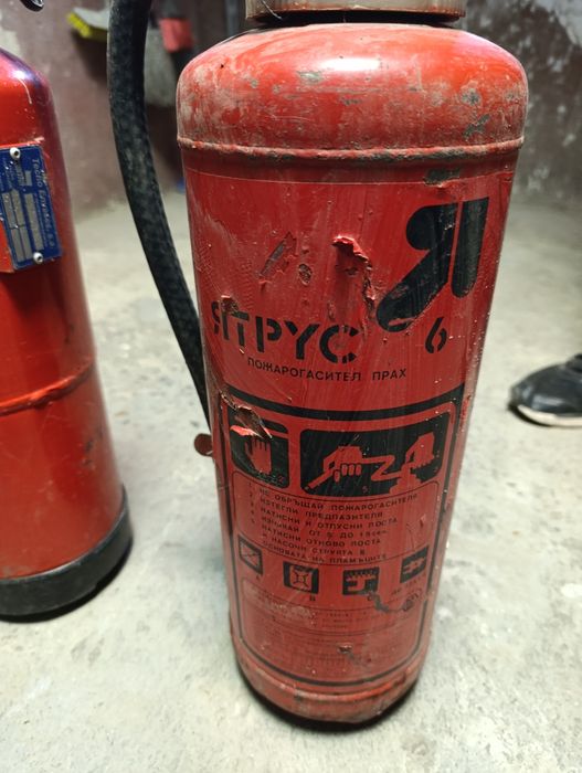 Пожарогасител -2 броя по 6 кг