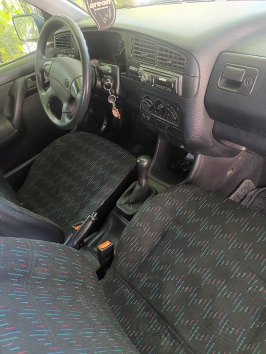 Vând Volkswagen Golf