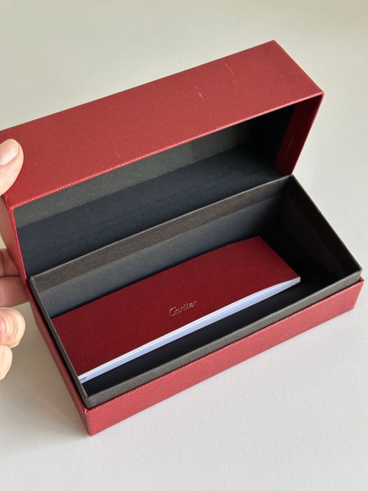 Боксы для очков Chanel Burberry Cartier