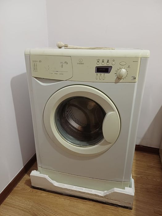 Стиральная машина INDESIT