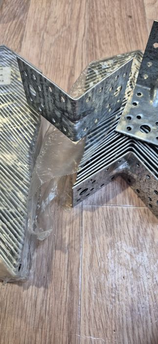 Уголок строительный усилиный