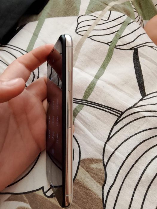 Продам айфон х.