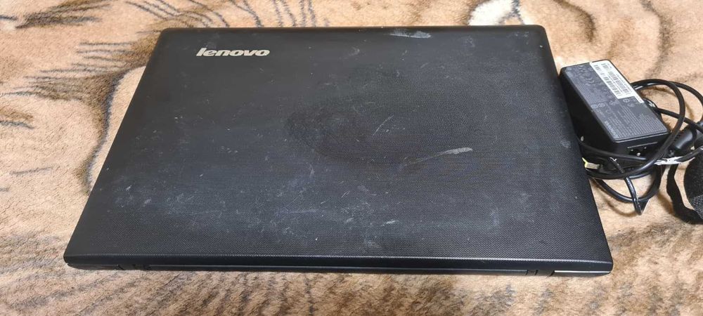 Laptop Lenovo cu procesor I5-4200U,8 Gb RAM si SSD de 120 Gb
