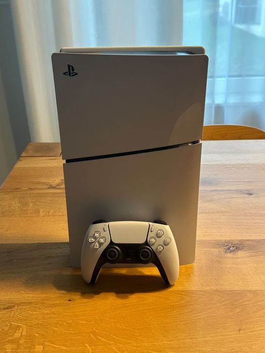 PlayStation 5 Digital Slim de vanzare-ca nou!