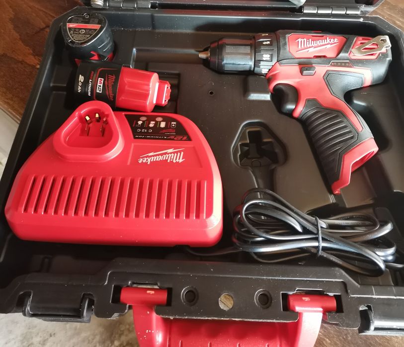 Milwaukee M12 BDD-201C, 12V, 30Nm   комплект инструменти