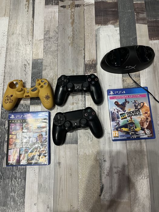 Продава се ps4 pro