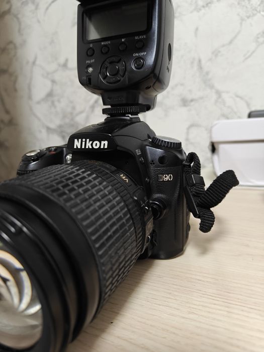 Продам фотоаппарат Nikon D90