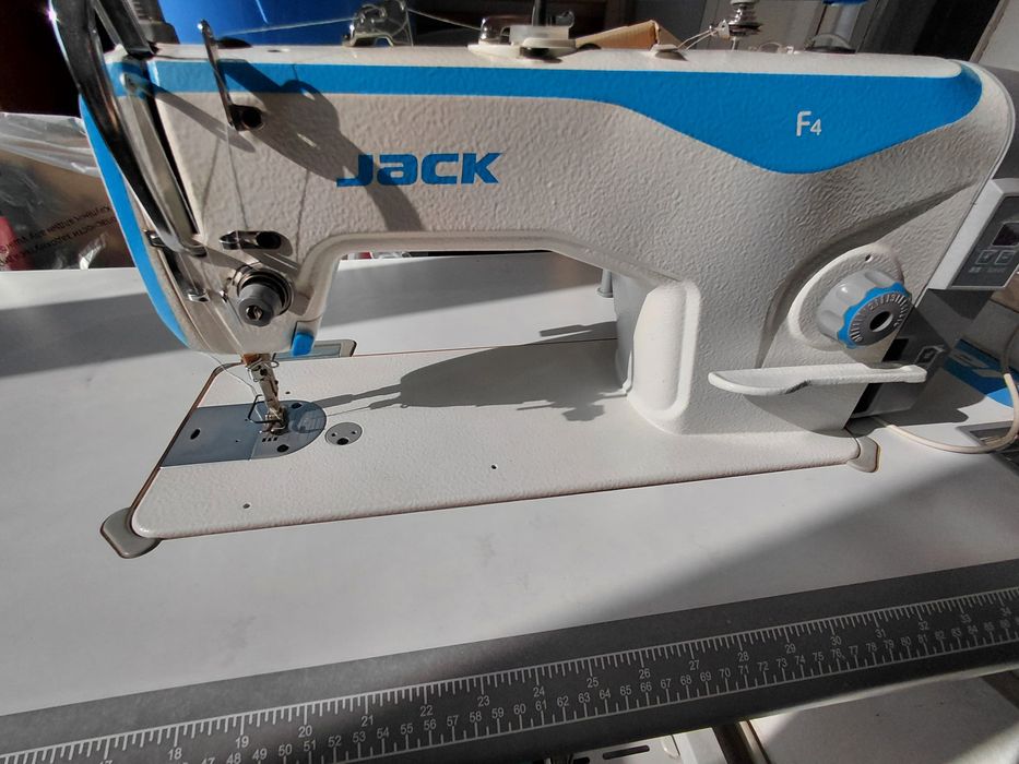 Швейная машинка Jack 4