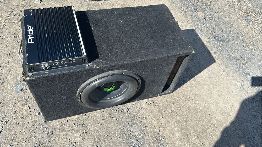 Продам сабвуфер с усилителем