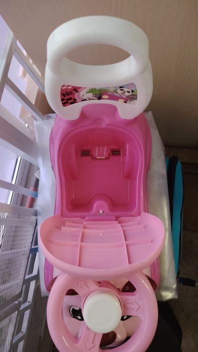 Продам Машинку толокар