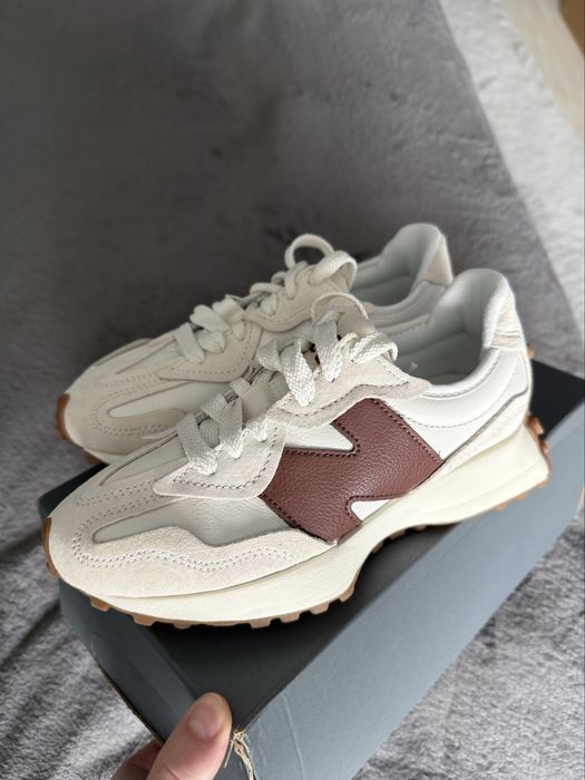 New Balance 327 offwhite cu visiniu piele marimea 37 noi originali