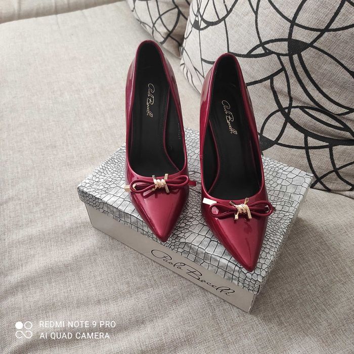 Дамски обувки с висок ток