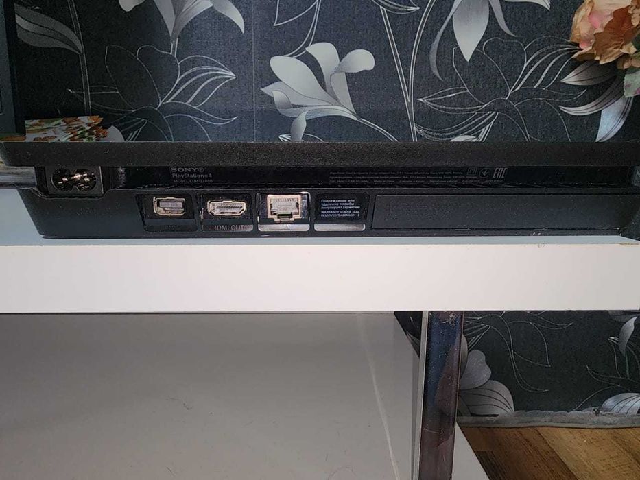 Playstation 4 slim + игры