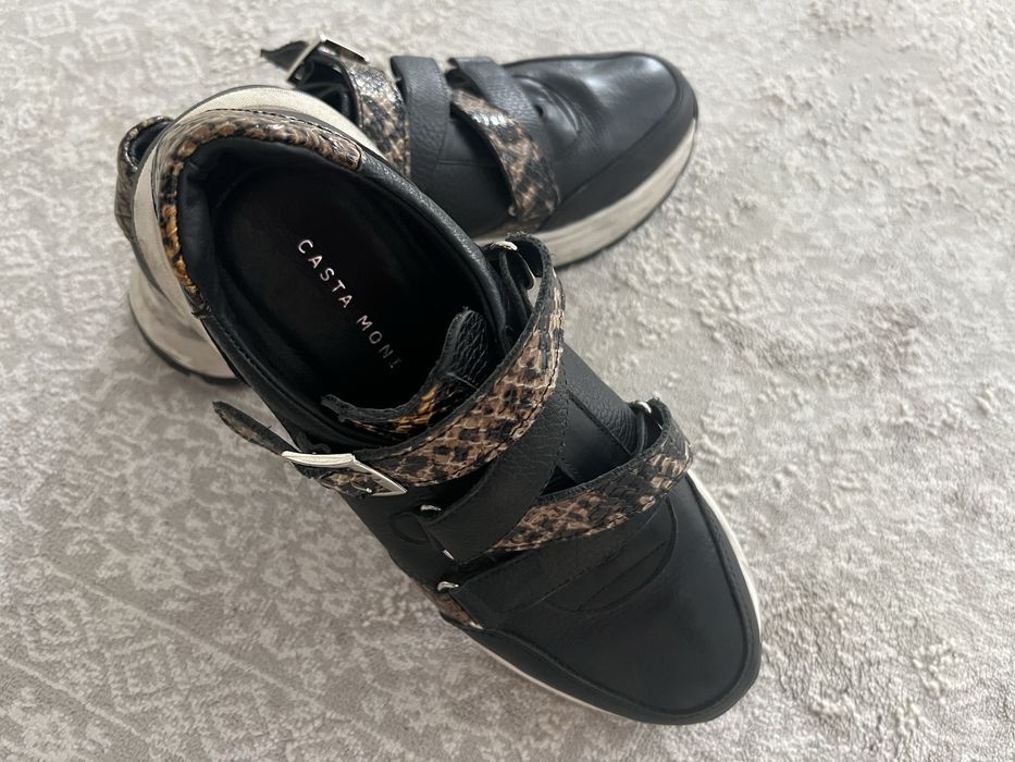 Продается женская обувь