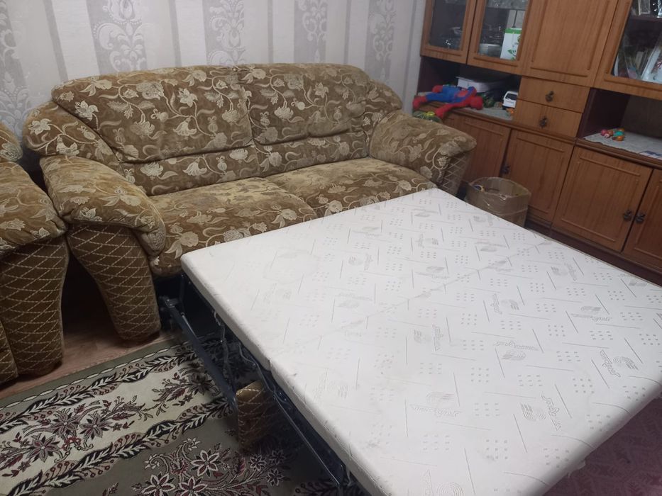 Диваны с дивантеками
