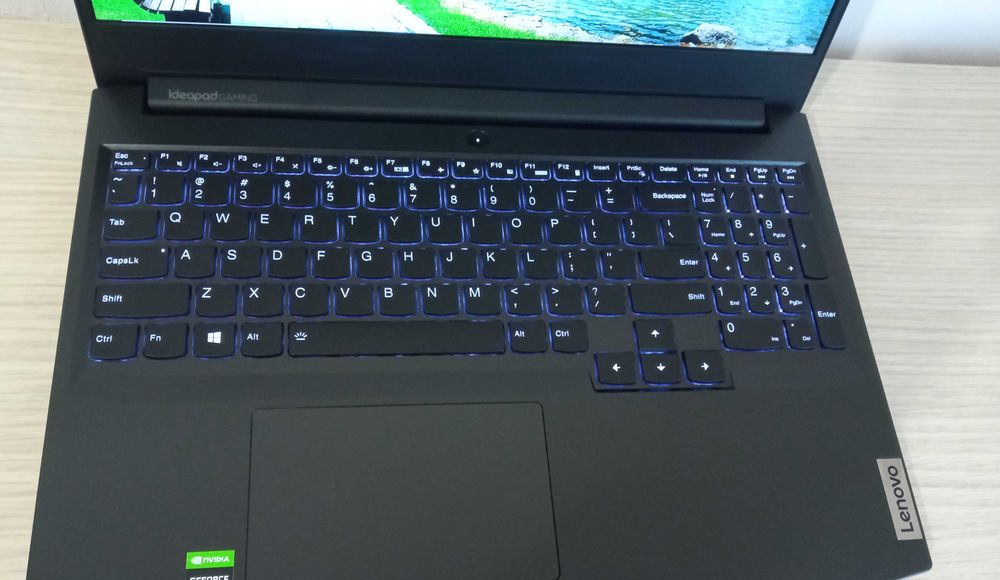 Laptop I7 Intel EXTREM GAMING NVIDIA TI TITANIUM 16GB ram placa video dedicata ecran 15.6 inch 2 placi video SSD windows 11 LENOVO LEGION