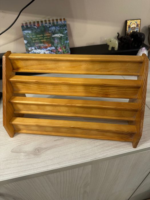 Стойки за лакове