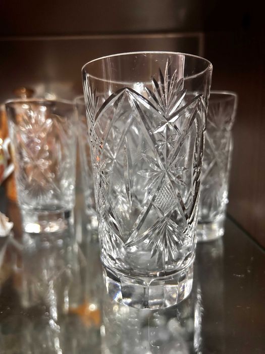 Продам рюмки и стаканы хрустальные