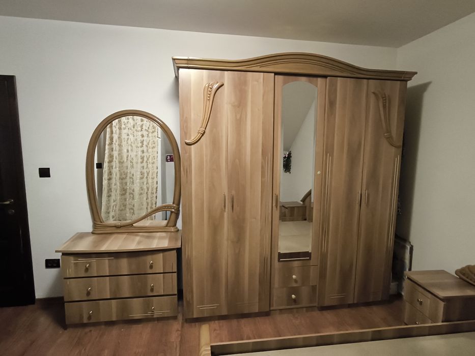 Mobilier dormitor cu pat matrimonial