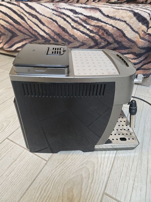 Aparat cafea boabe Delonghi Magnifica S Smart
