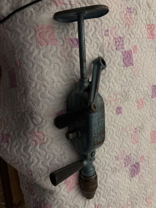 Ръчна бор машина