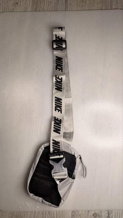 Borseta Nike culoare gri