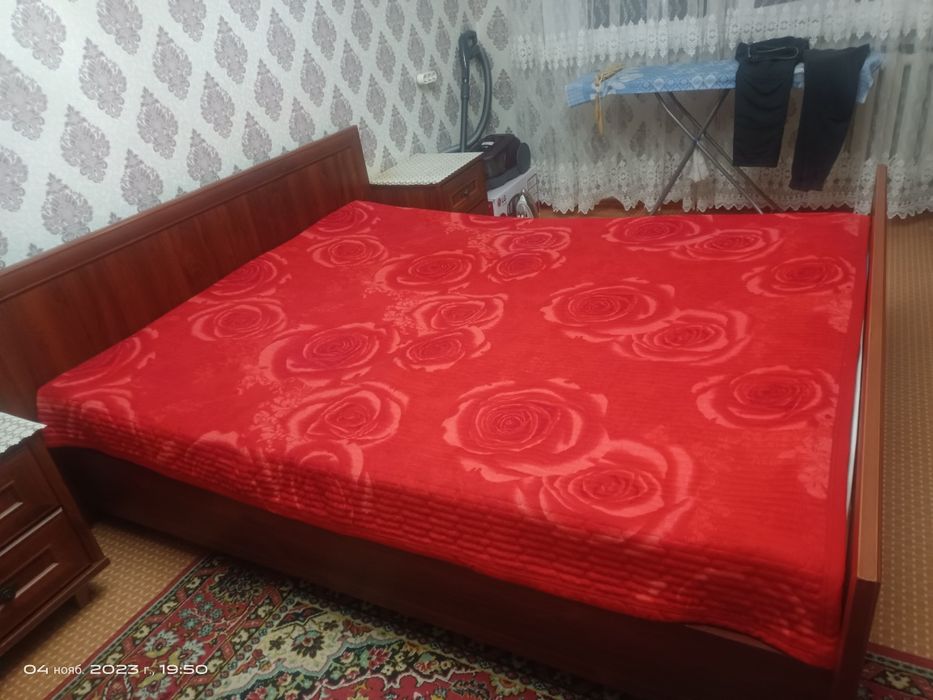 Продается спальний гарнитур