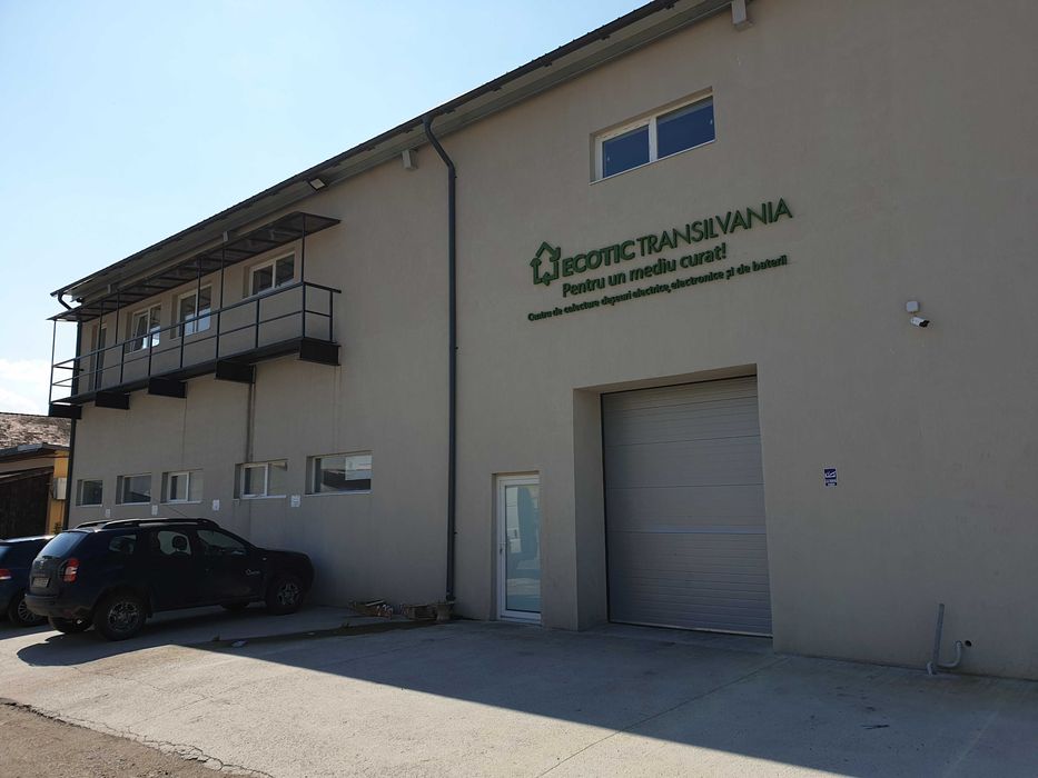 hala de inchiriat Floresti, 250 mp depozit si 125 mp birouri