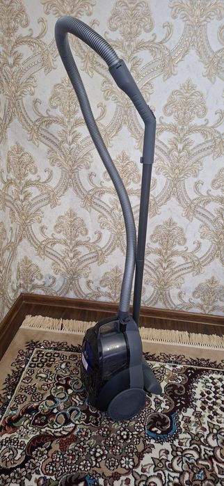 LG прадаю аргинал пилисос