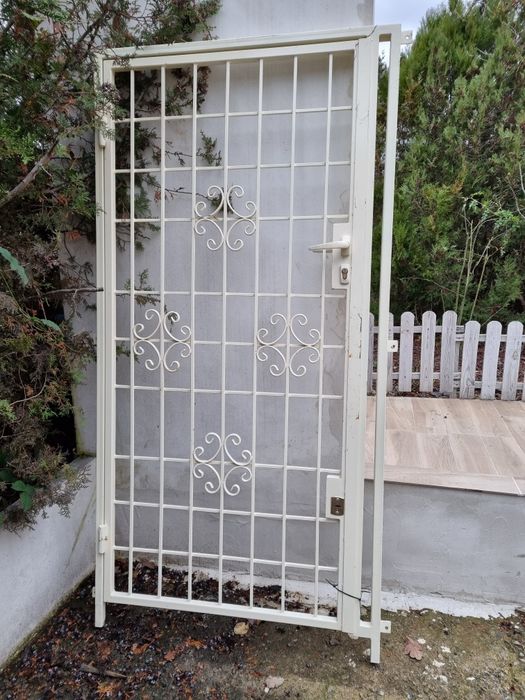 Желязна врата решетка