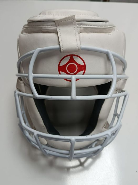 Шлем для карате.