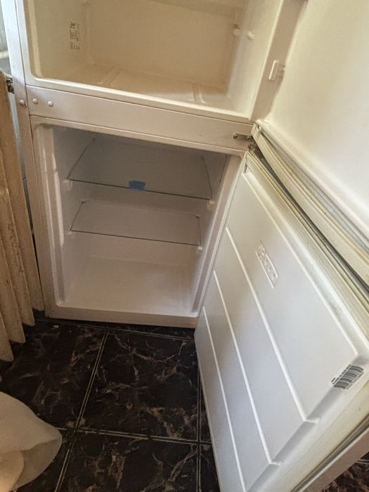 Vand frigider URGENT