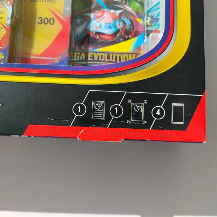 Set carti de joc Pokemon TCG, Mega Latias ex Box