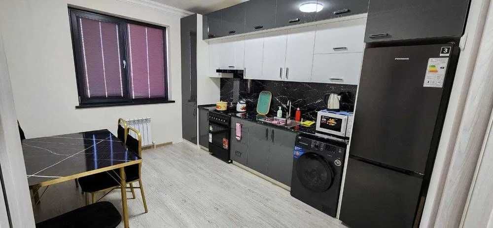 СРОЧНО только для семей сдаётся 2/2/10 на Алмазар сити! 172*