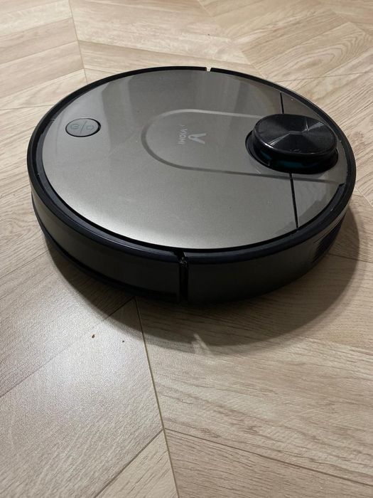Продам робот пылесос срочно
