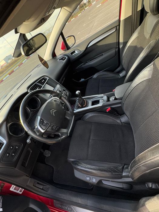 Citroen C4 Exclusive 2010 1.6Hdi Bixenon