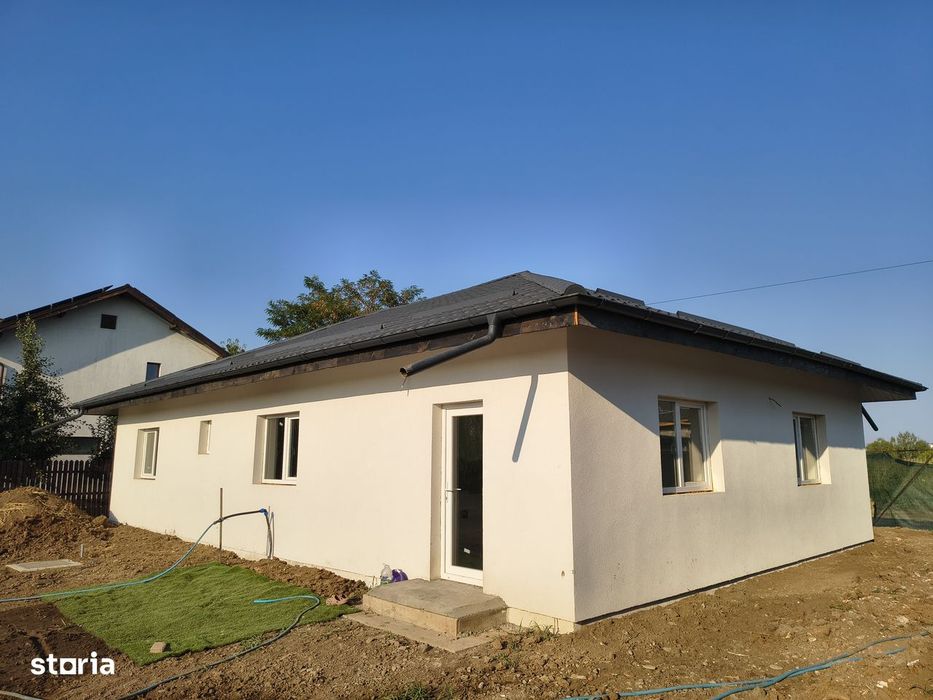 Casă nouă cu 4 camere în zonă liniștită