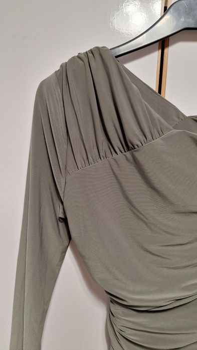 Body kaki cu o singura  maneca lunga